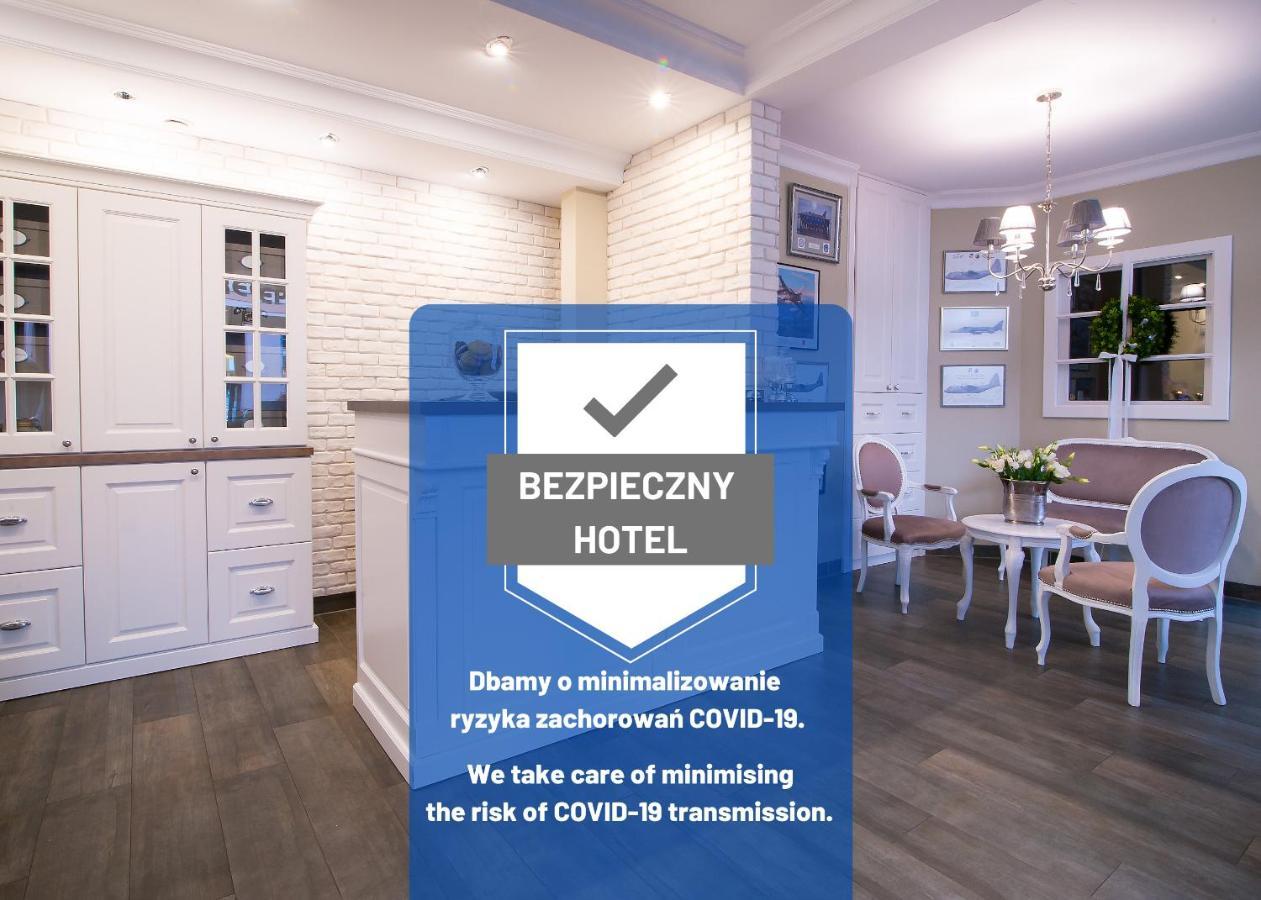 Hotel Awo Гнезно Экстерьер фото